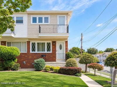 119 Redgrave Ave