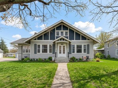 105 W Rippey Ave