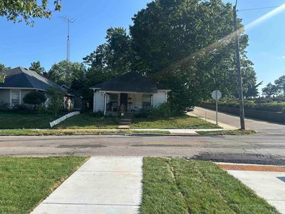 935 W Kirkwood Ave