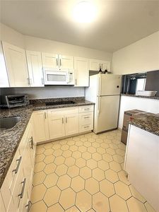 9580 Sunrise Lakes Blvd APT 304