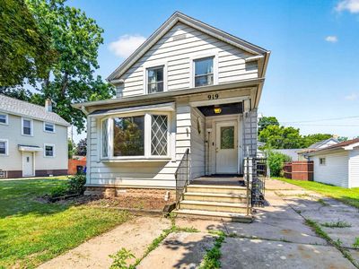 919 Grignon St