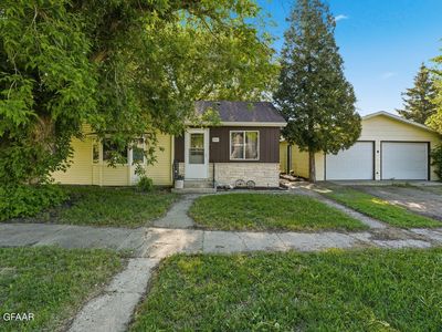 1011 3rd Ave