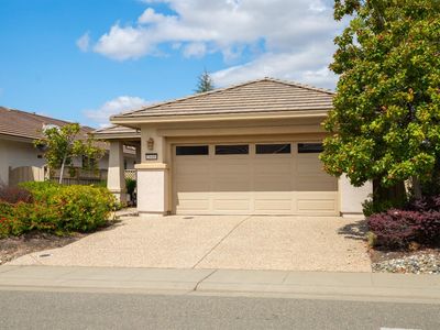 2600 Eagles Peak Lane