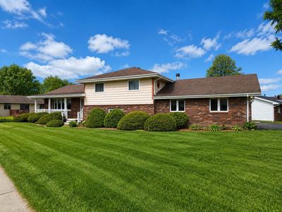 2446 Rolling Hill Dr