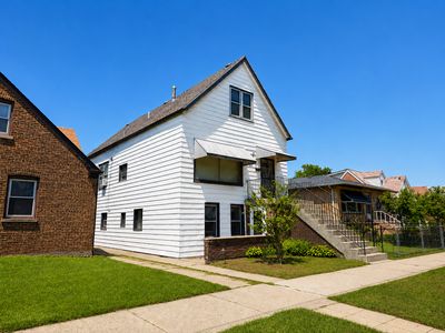 11144 S Green Bay Ave