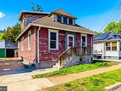826 Bergen St