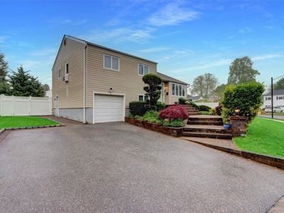 Property at 42 Briarwood Lane, Plainview, NY