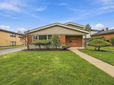 Property at 10624 S Kostner Ave, Oak Lawn, IL