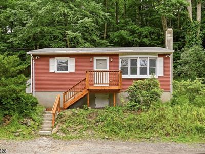 48 E Shore Dr