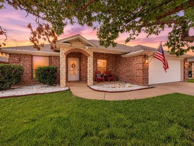 Property at 725 Big Willow Dr, Saginaw, TX