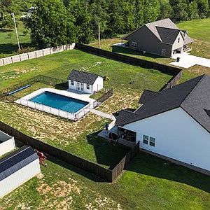 870 Powell Rd
