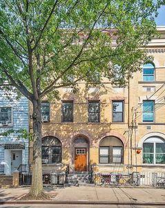 242 Kingsland Ave #6S