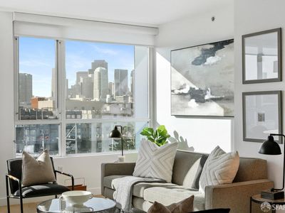 300 Berry St UNIT 611