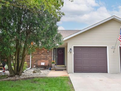 Property at N49W36111 Nottingham LANE #3, Oconomowoc, WI