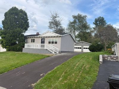 11 Woodlawn Ave