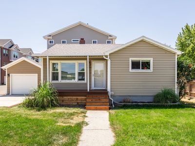 658 E Locust St