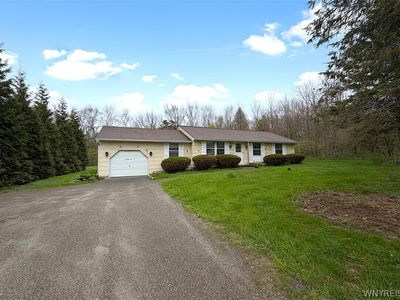 Property at 5850 Seufert Rd, Orchard Park, NY