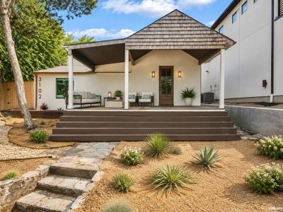 3102 W Jefferson Blvd