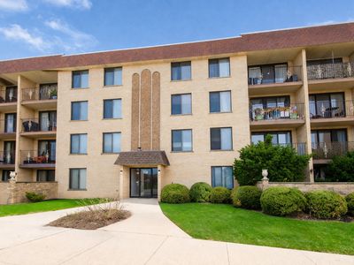 5447 W Lawrence Ave APT 203