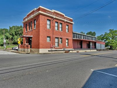 214 S Austin St