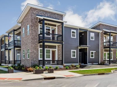 1776 S Watkins St #203
