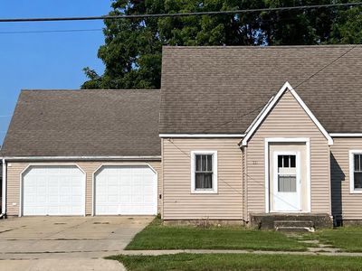 319 S Linn Ave