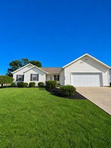 Property at 1608 Lindaire Ln E, Ontario, OH