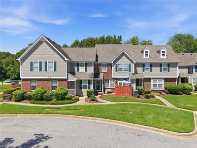 802 Primrose Ln