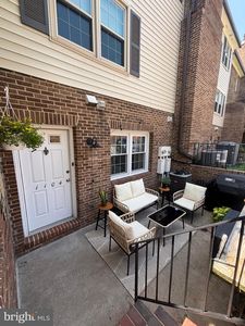 1104 N Stafford St #1