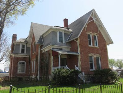 309 N Main St