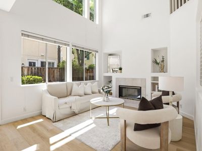 2568 Palmetta Palm Ct