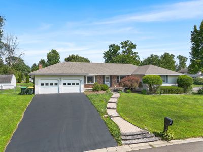 2 Somerset Dr