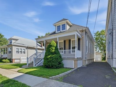 219 Magie Ave