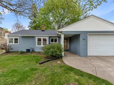 Property at 811 N Hine AVENUE, Waukesha, WI