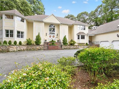 136 Cove Neck Road