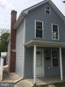 808 E South St
