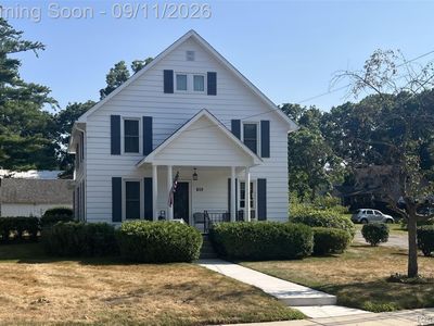 819 W Shiawassee Ave