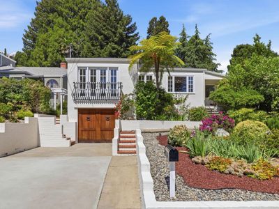 32 Beverly Dr