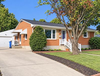 142 Maplelawn Ave NE