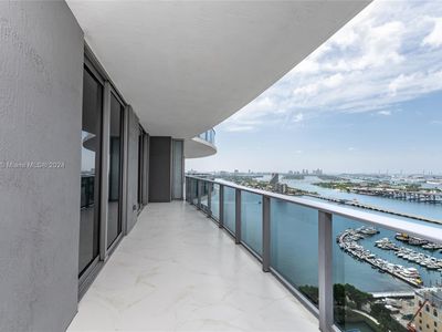 488 NE 18th St UNIT 2810