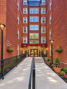 2 Louisiana Avenue #4B