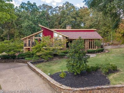 3707 Old Oaks Ln