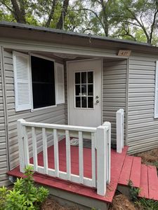 827 Squirrel Rd