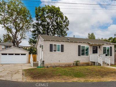 636 E Via Barola