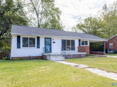816 Giles Dr NE