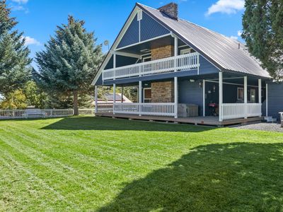 835 E Mountain View Dr