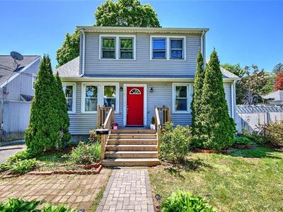 7 Hemlock Dr