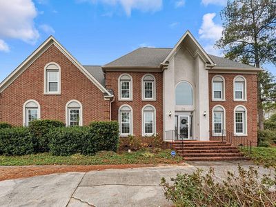 211 Kestwick Drive W