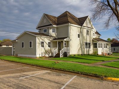 207 W 2nd St