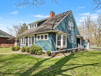 225 Sutherland Ave
